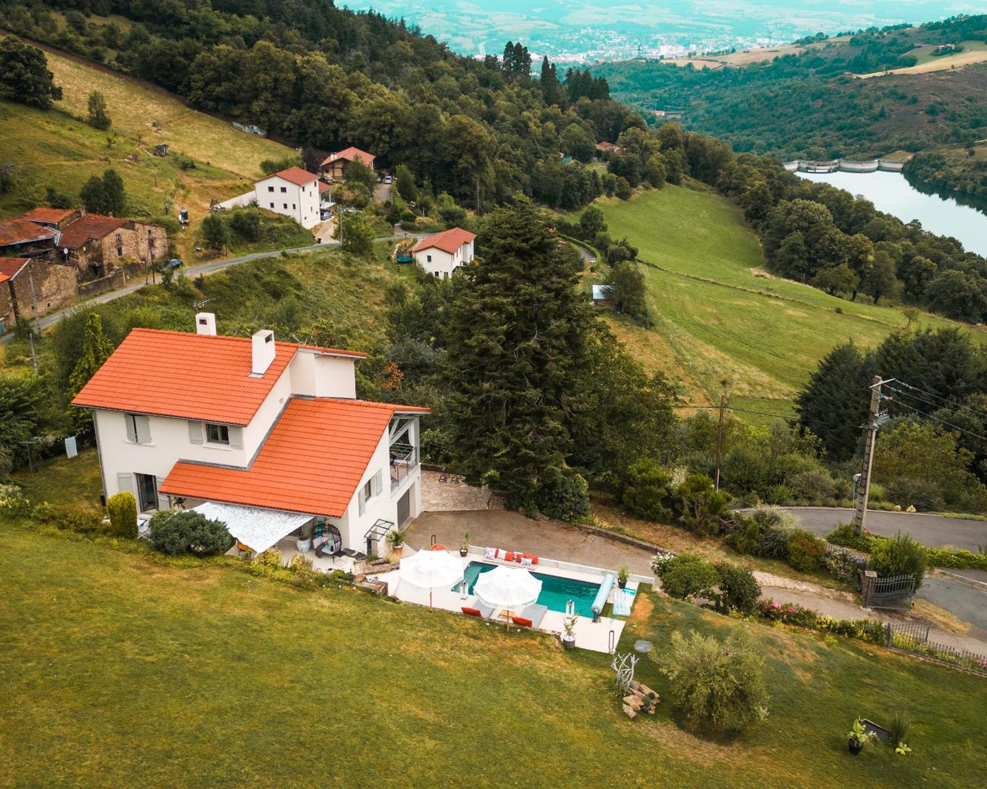 Апартаменты Les Terrasses Du Pilat La Valla-en-Gier Экстерьер фото